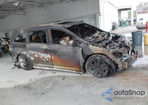 2014 Honda Odyssey Touring/Touring Elite из США, поврежденный, VIN 5FNRL5H9XEB015029